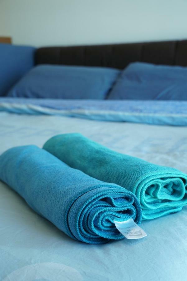 2 Carpark Gep 5 Star Hotel Bed & Sofa Studio Seri Kembangan Exteriör bild