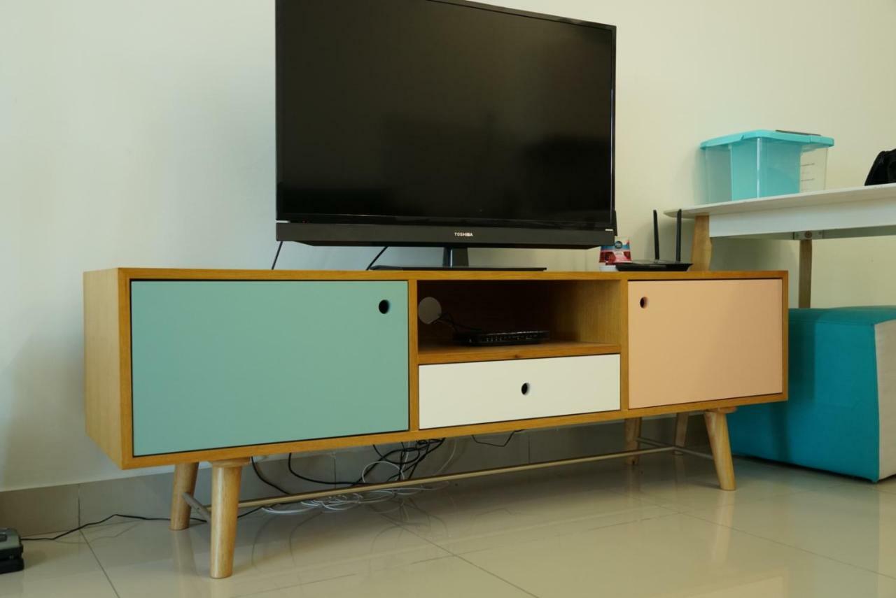2 Carpark Gep 5 Star Hotel Bed & Sofa Studio Seri Kembangan Exteriör bild